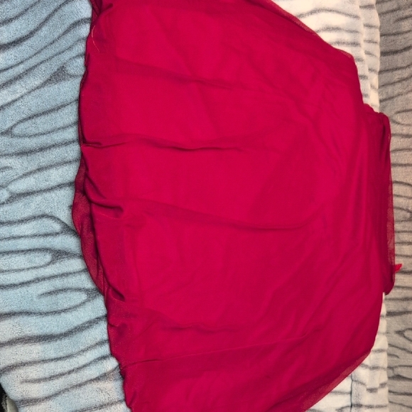 Red Strapless Ruched Top - Picture 4 of 7